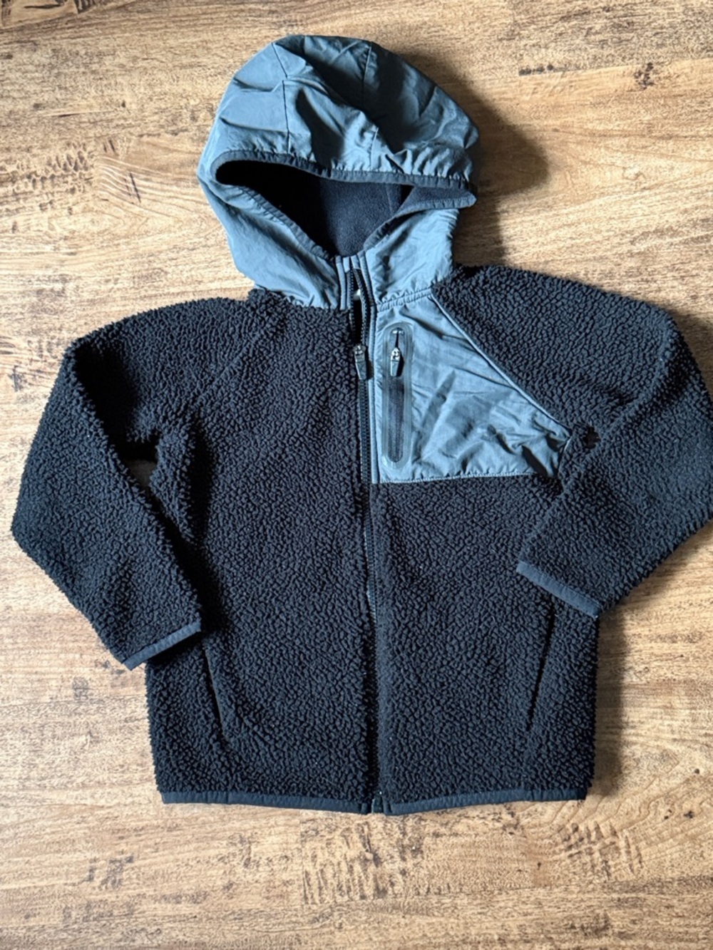 Black Sherpa Fleece Hooded Jacket with Charcoal Accents size 6/7 kids